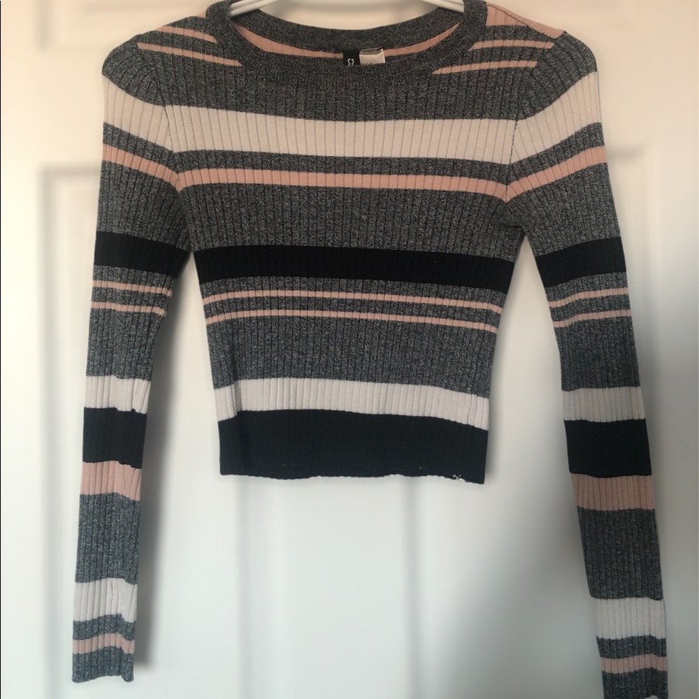RIBBED SWEATER MATERIAL CROP TOP
